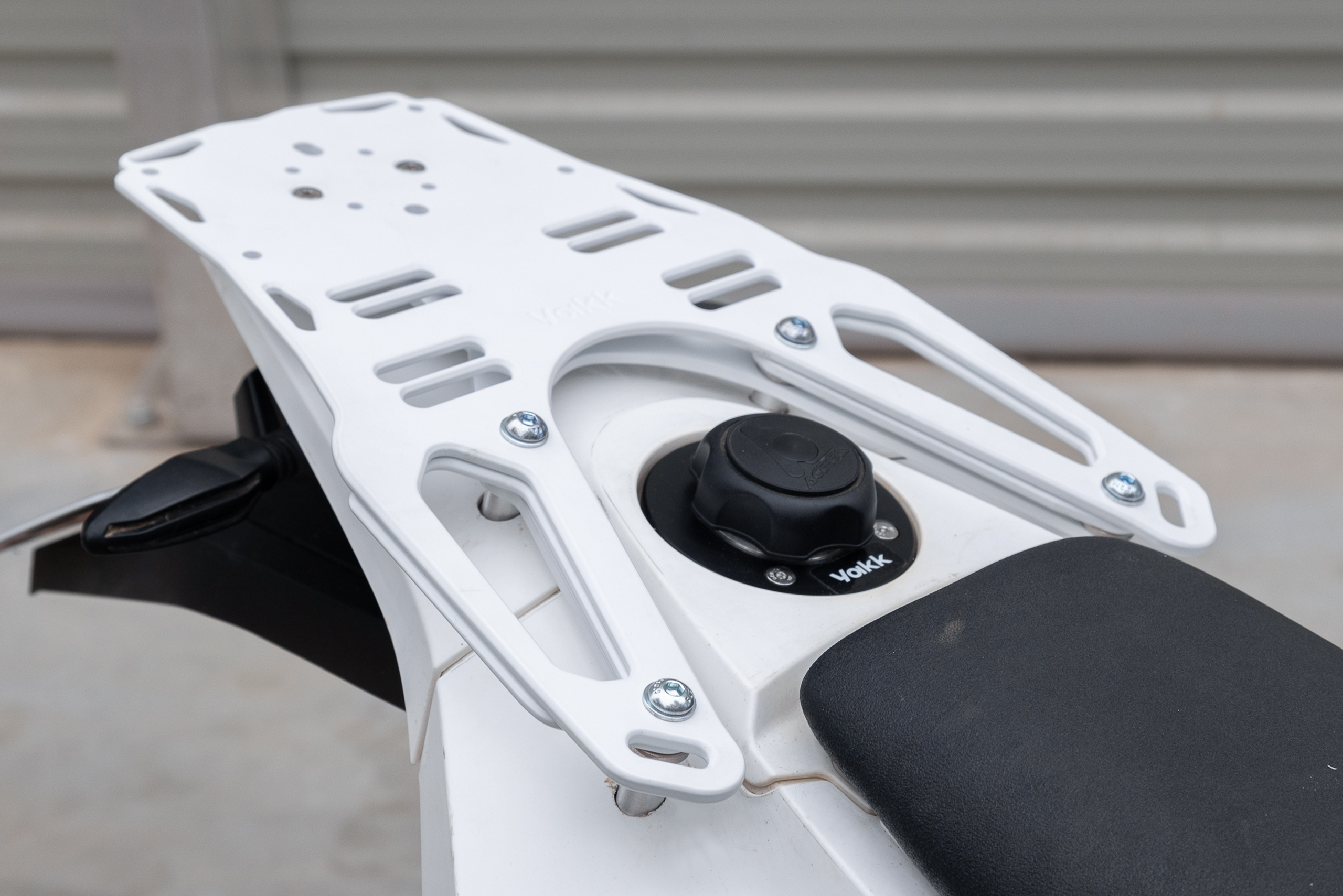 Luggage Plate White (Husqvarna Supermoto 701/Enduro 701) - Image 10