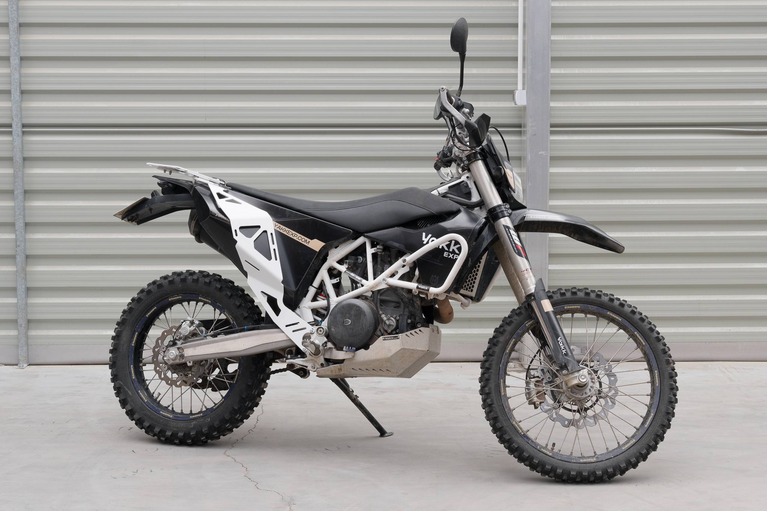 Side and Centre Pannier Rack White (Husqvarna Supermoto 701/Enduro 701) - Image 8