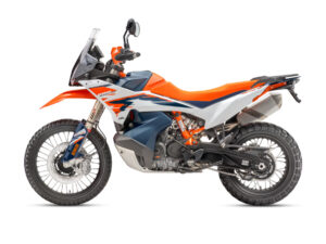 Adventure 890